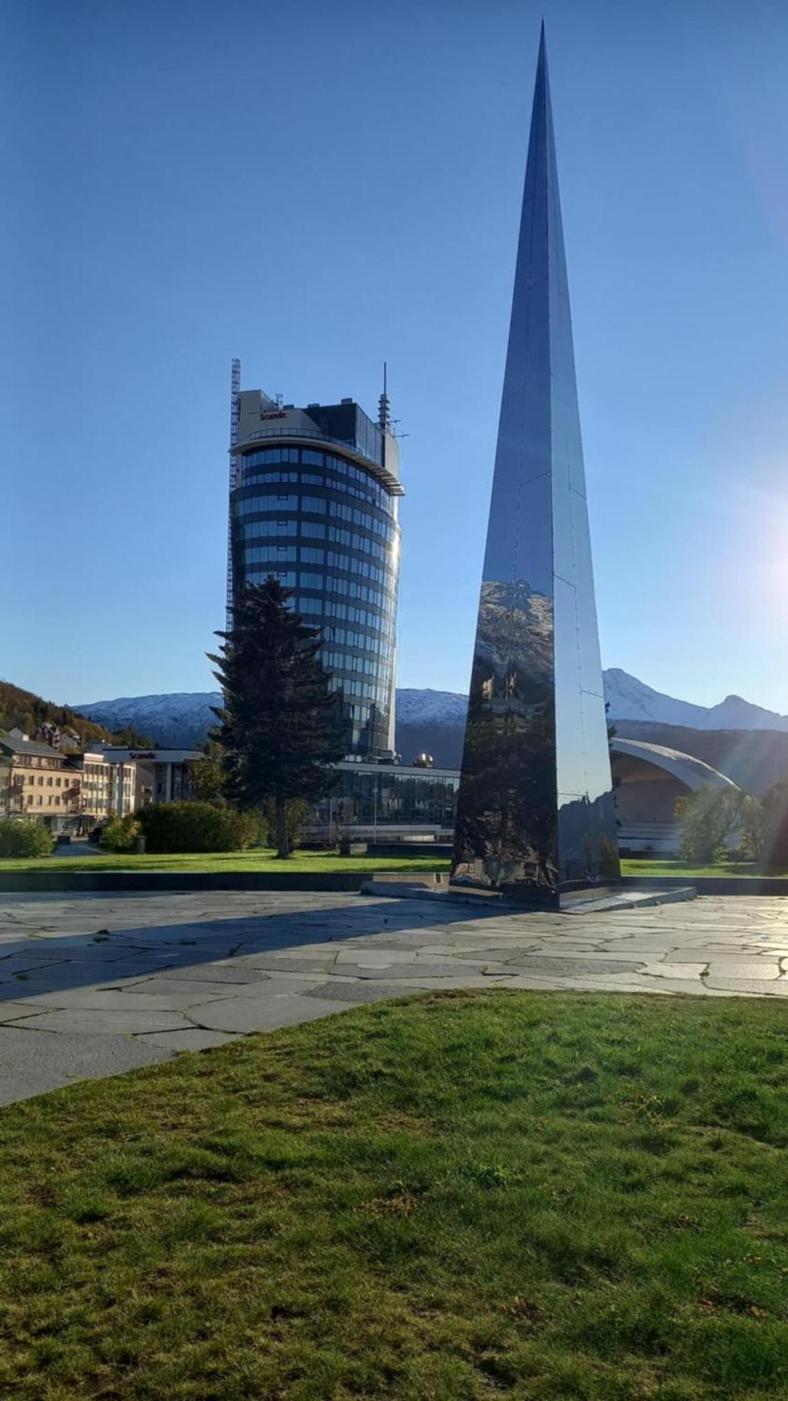 Koselig Og Moderne Leilighet, Meget Sentralt I Narvik Med Gratis Parkering! Экстерьер фото